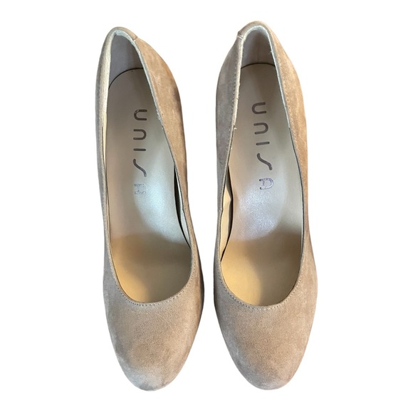 UNISA Woman’s Heel Tan suede round toe platform pump 4 Inches Heel Size : 8M - Picture 8 of 10